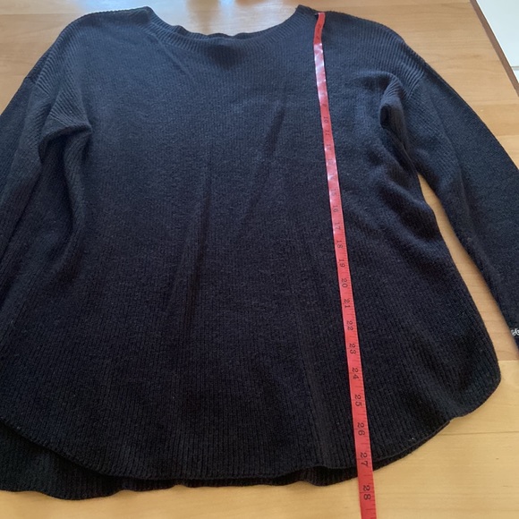 Express black sweater. Worn, but good condition, gray and white detail on wrist - Picture 3 of 7
